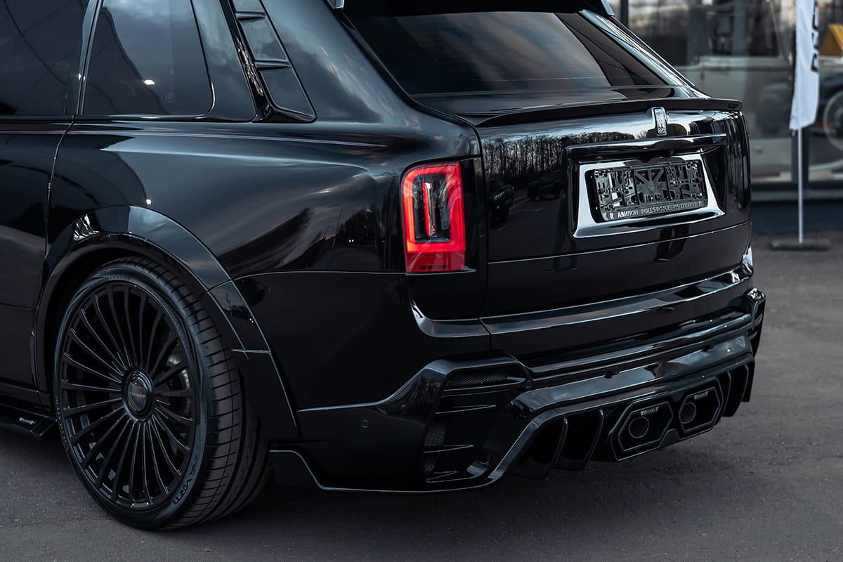 Установленный обвес Mansory Widebody Rolls-Royce Cullinan Series II